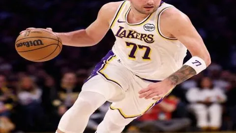 狼队掌舵者揭秘：拉森离队传闻只是冰山一角，我对球员心志信心满满！