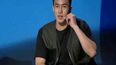 阿森纳以2-0战胜曼联，利物浦积分差距缩小至7分